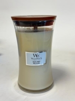 GYERTYA ÜVEGBEN WHITE HONEY 610G