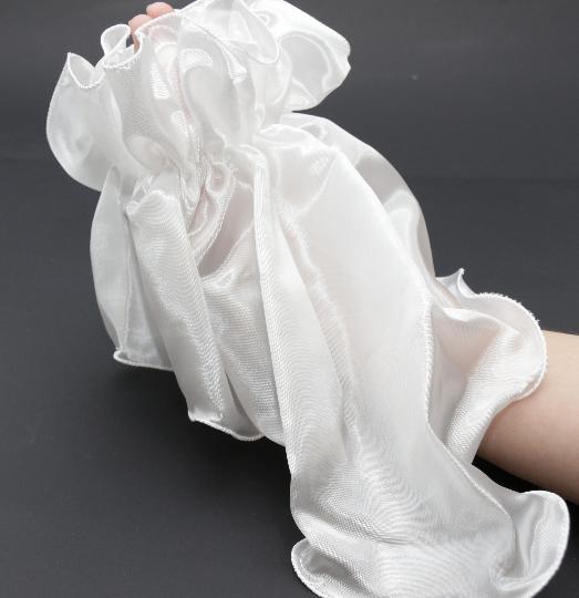 MENYASSZONYI CSOKORALÁTÉT GUMIS HOSSZÚ SIMA SELYEM FEHÉR