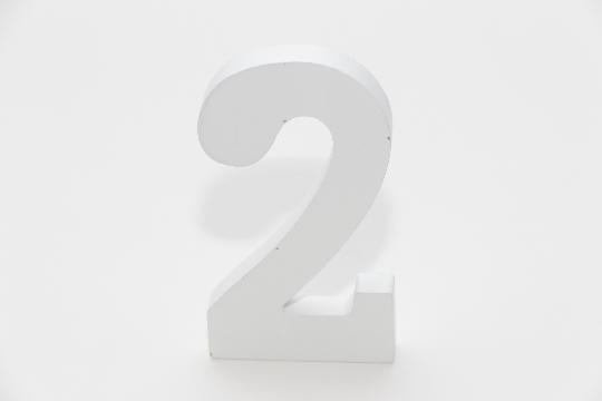 FA ASZTALSZÁM FEHÉR 2-ES