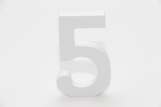 FA ASZTALSZÁM FEHÉR 5-ÖS